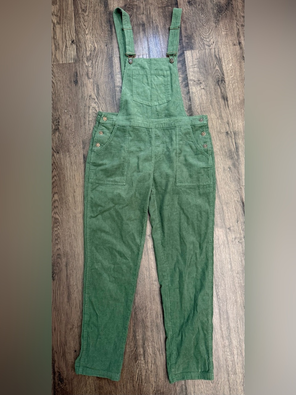 Passenger Made to Roam Meadow Moss Green Corduroy Bib Overalls Size Large